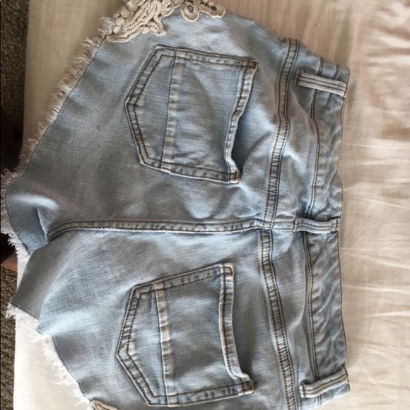 woman’s designed shorts - Picture 3 of 3